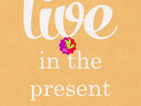 Live In The Present Moment. Yellow - CREATIVE MEMORIES